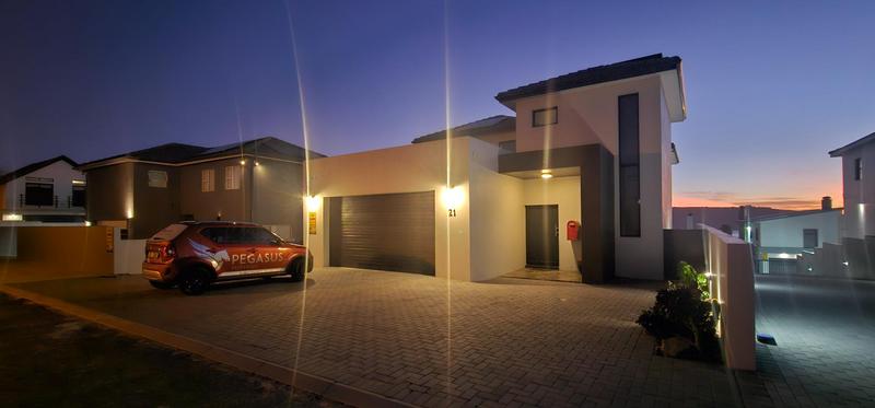 5 Bedroom Property for Sale in Myburgh Park Western Cape